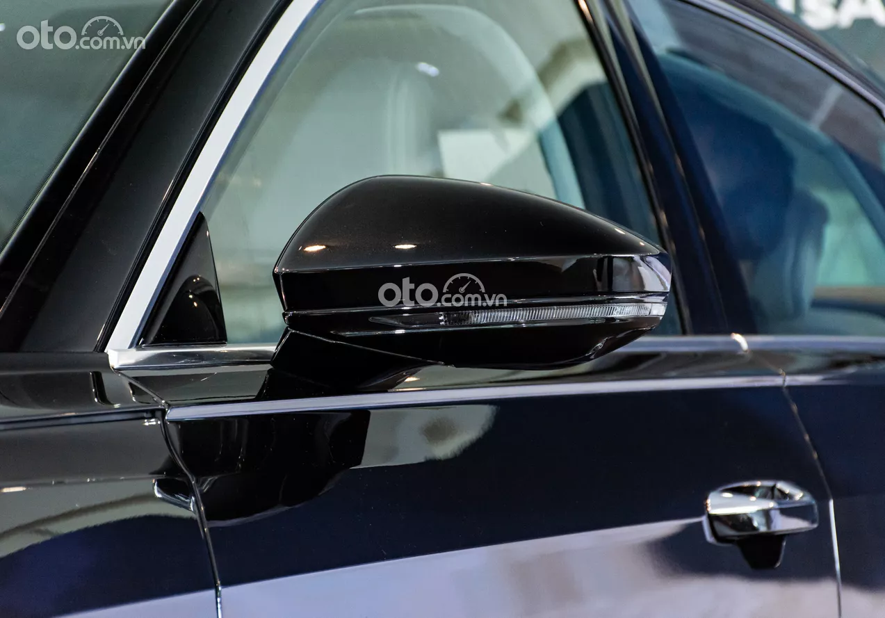 Gương xe Audi A8 2022.