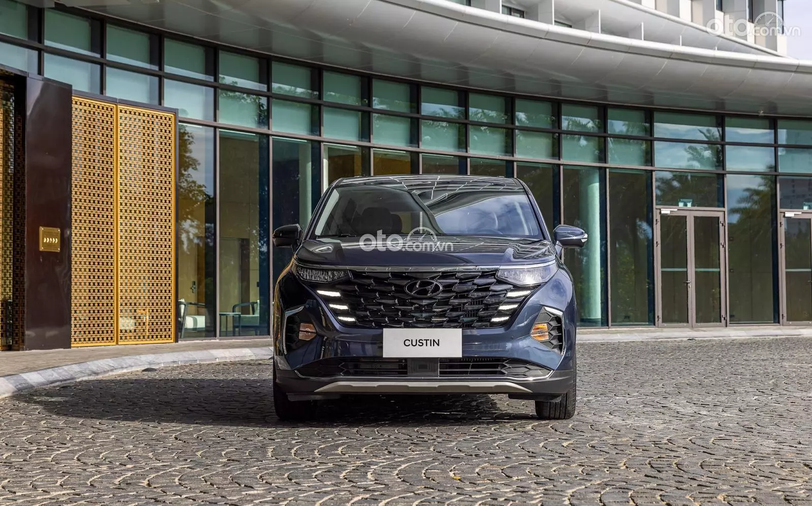 Đầu xe Hyundai Custin Đầu xe Hyundai Custin .