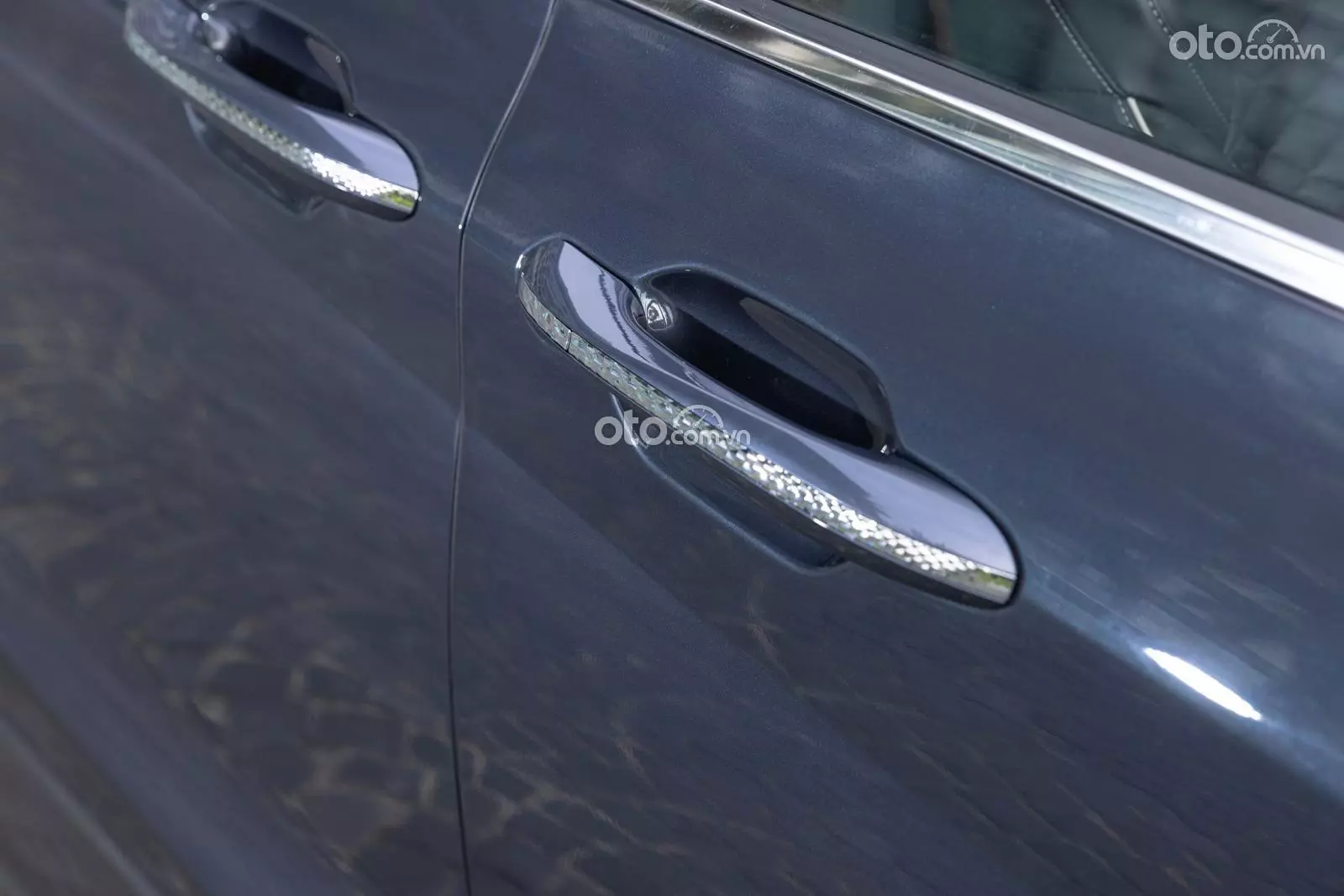 Tay nắm cửa xe Hyundai Custin Tay nắm cửa xe Hyundai Custin.