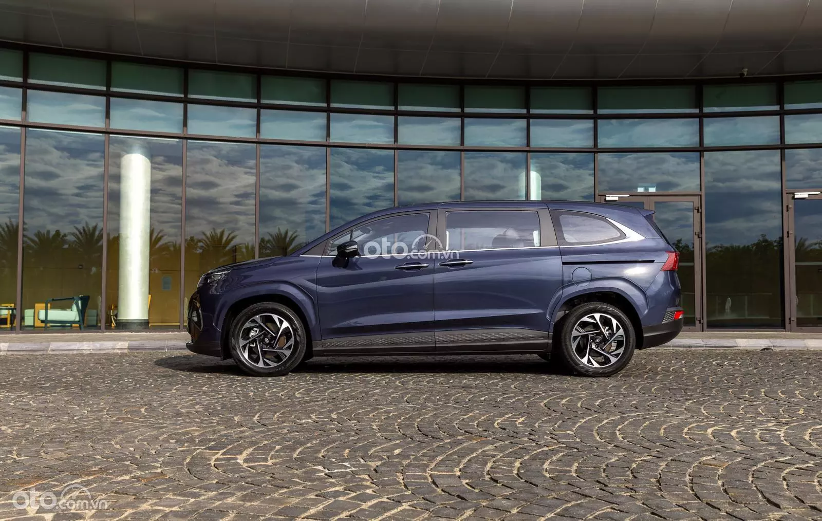 Thân xe Hyundai Custin Thân xe Hyundai Custin .