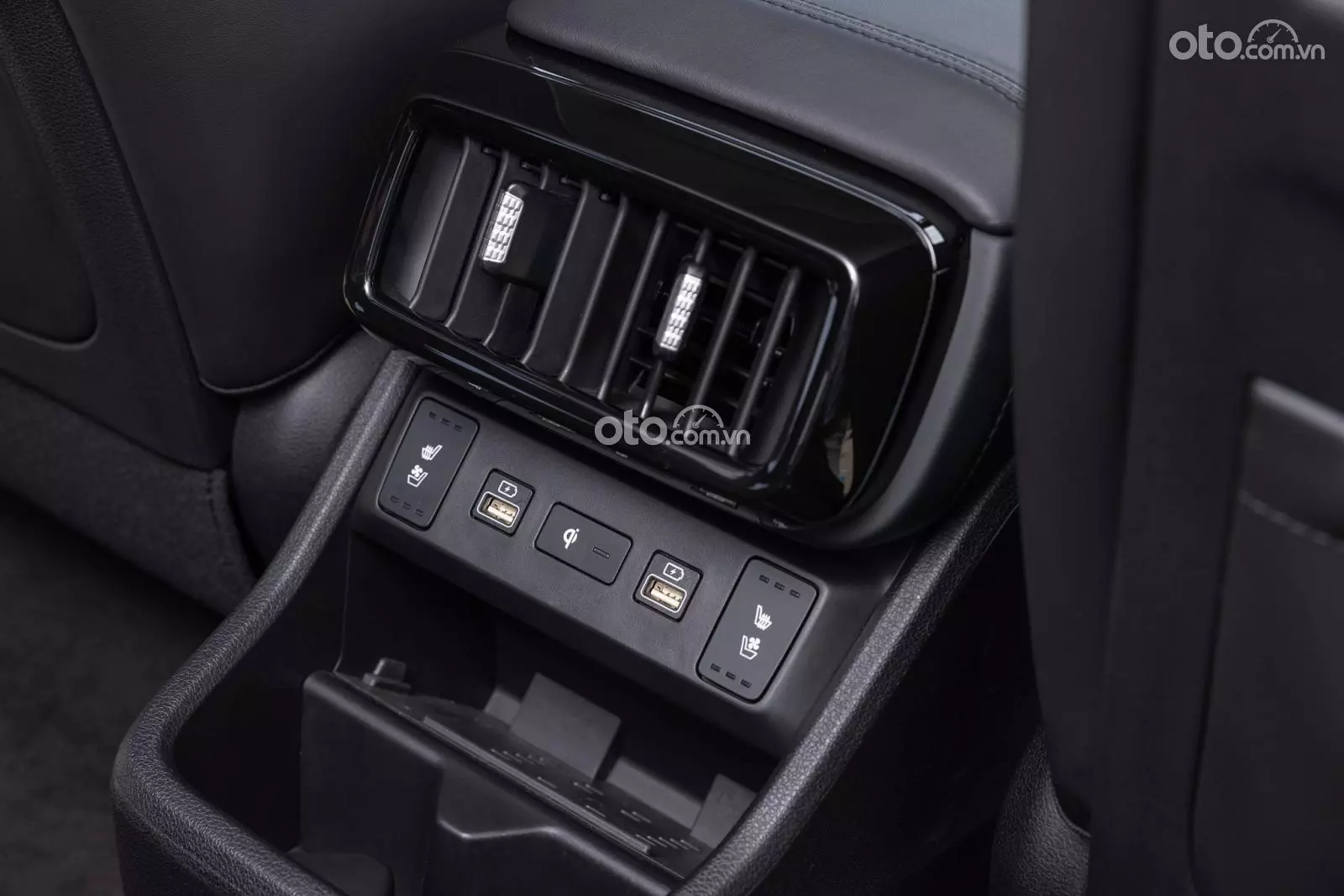 Cửa gió điều hòa xe Hyundai Custin1 Cửa gió điều hòa xe Hyundai Custin1.