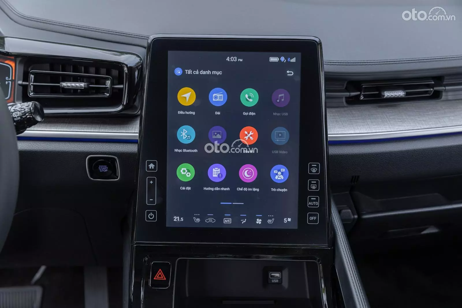 Màn hình trung tâm xe Hyundai Custin Màn hình trung tâm xe Hyundai Custin.
