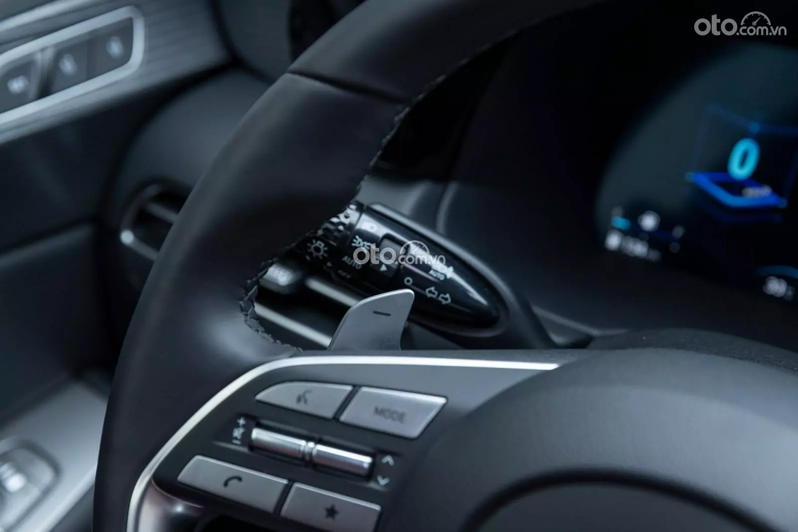 Lẫy chuyển số sau vô-lăng xe Hyundai Palisade Lẫy chuyển số sau vô-lăng xe Hyundai Palisade .