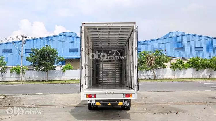 Isuzu NK550SL4 thùng chở pallet2.