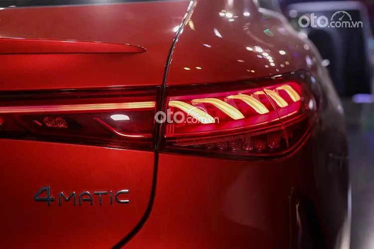 Đèn hậu xe Mercedes-Benz EQS 2022 cá tính, nổi bật.