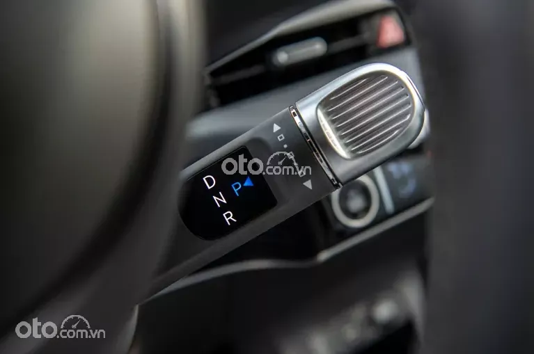 cần số xe Hyundai Ioniq 2022.
