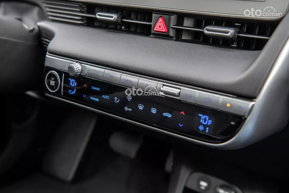 các phím chức năng trên Hyundai Ioniq 2022.