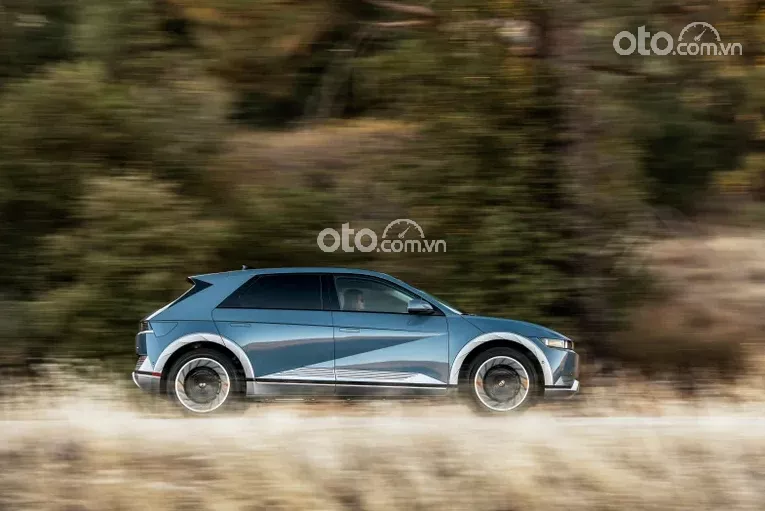 giá lăn bánh xe Hyundai Ioniq 2022.