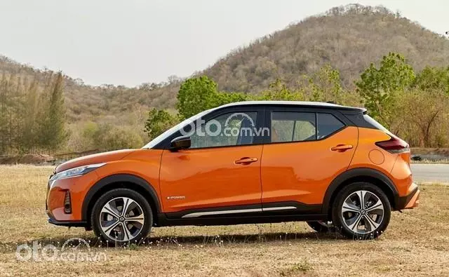 Thân xe Nissan Kicks 2022 mang đậm phong cách SUV.