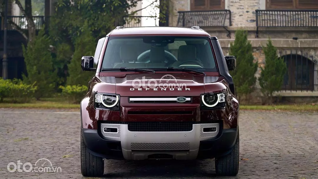 Land Rover Defender 130 ra mắt Việt Nam, 5 phiên bản, giá cao nhất hơn 7,9 tỷ đồng
