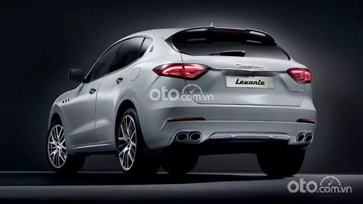 đuôi xe Maserati Levante 2021.