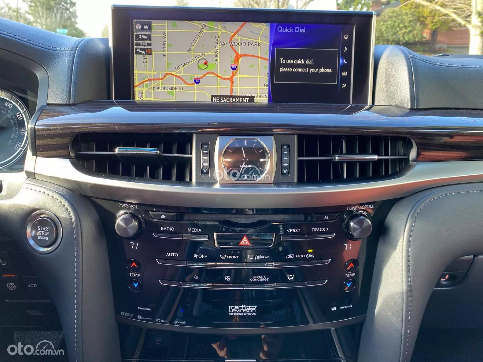 tiện ích trên Lexus LX 570 tiện ích trên Lexus LX 570.