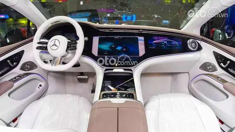 Khoang nội thất Mercedes-Benz EQS .