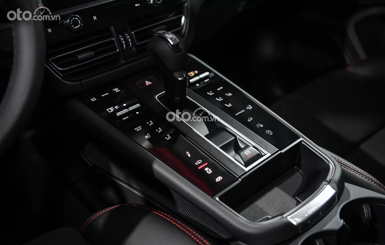 cần số xe Porsche Macan .