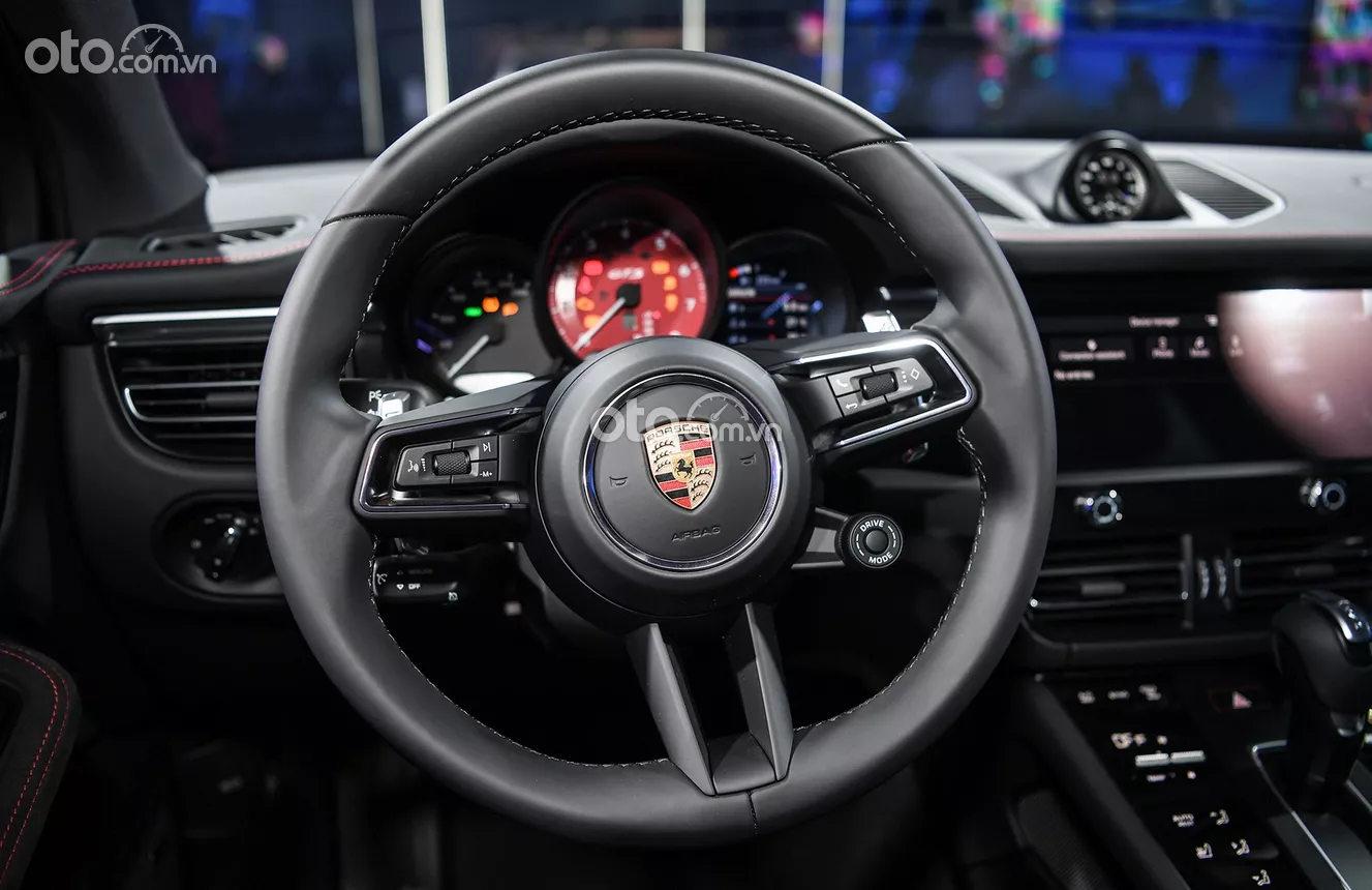 vô-lăng xe Porsche Macan .