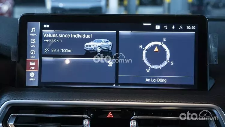 màn hình cảm ứng trung tâm trên xe BMW X4 2022.