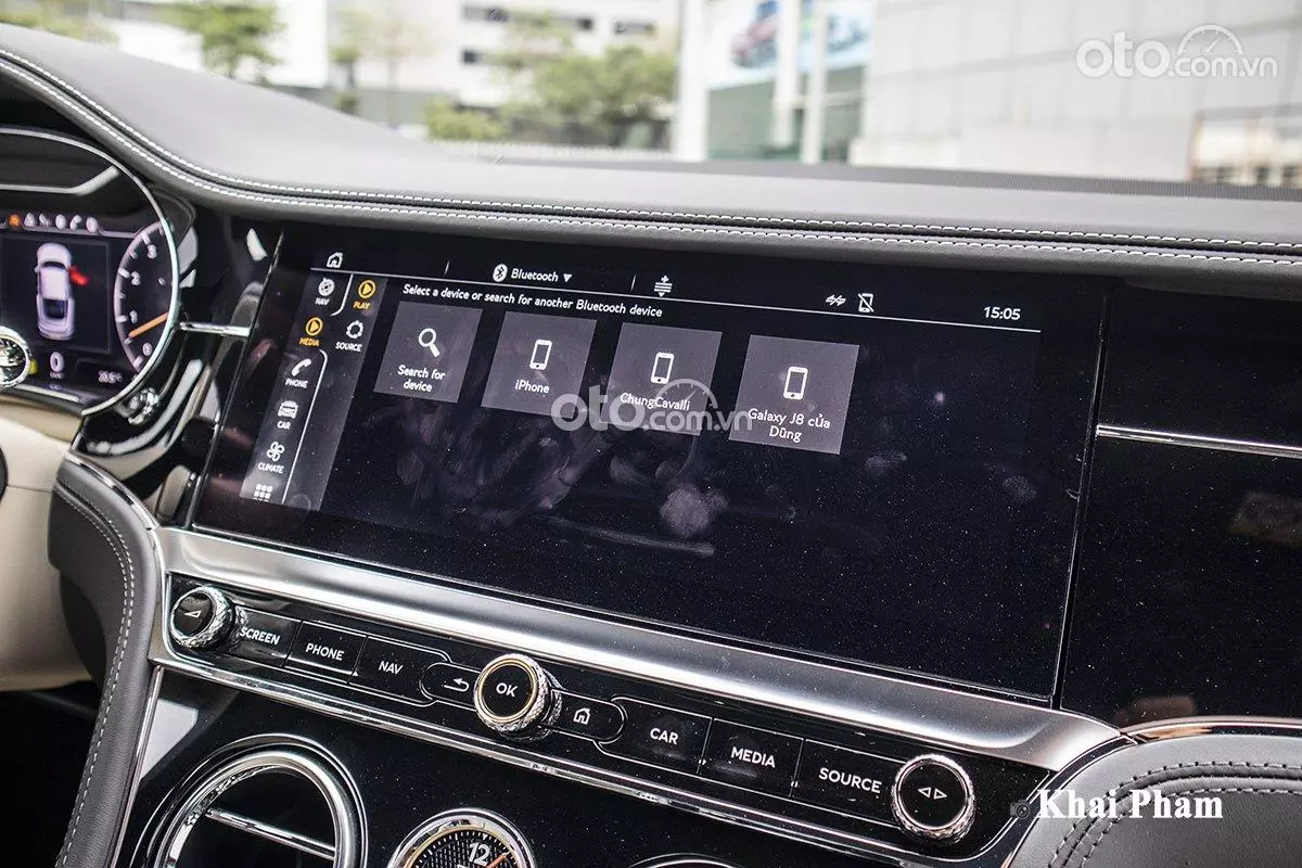 màn hình thông tin trên Bentley Continental 2021-2022