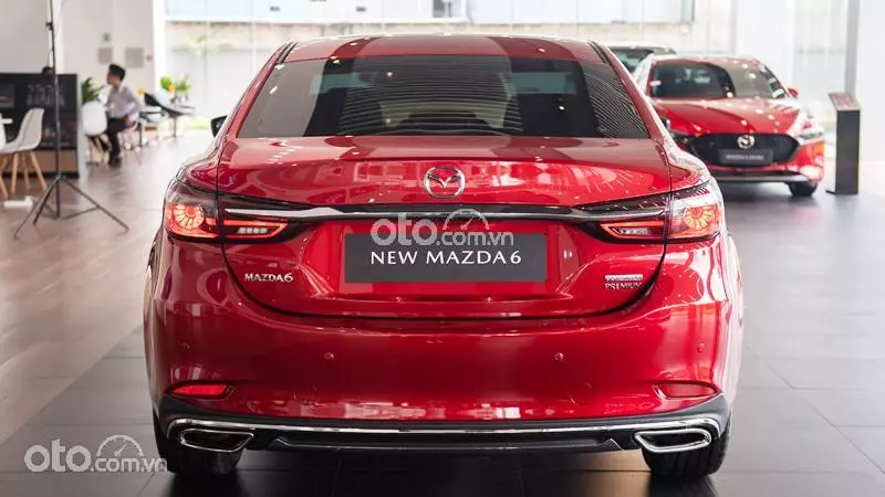 đuôi xe Mazda 6 2021.