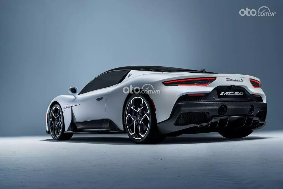hông xe Maserati MC20.