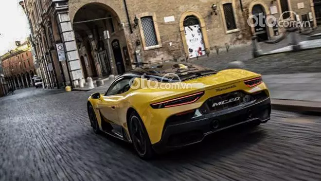 Giá lăn bánh xe Maserati MC20.