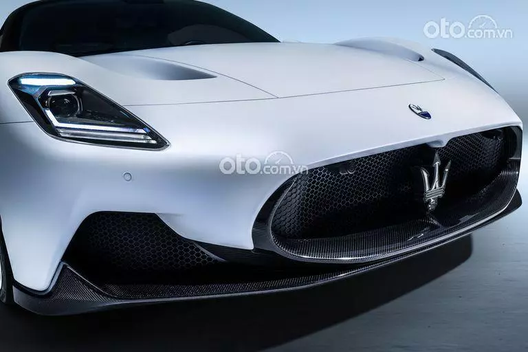 lưới tản nhiệt xe Maserati MC20.