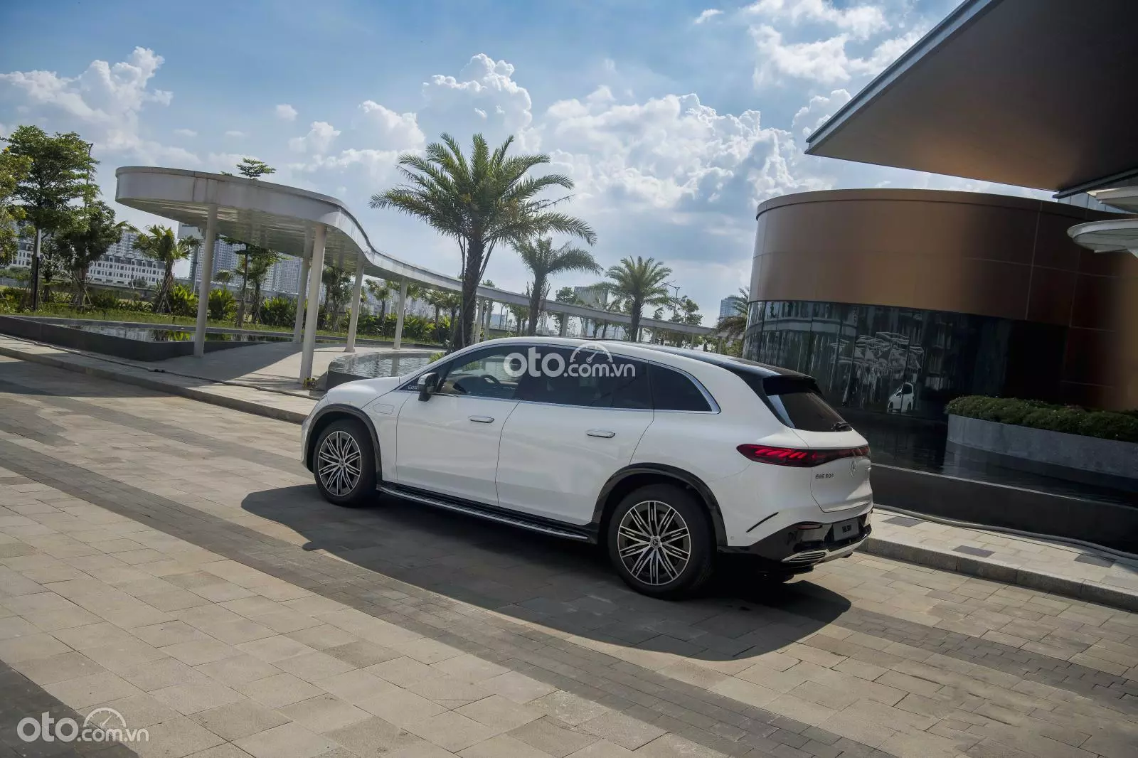 Thông số kỹ thuật xe Mercedes-Benz EQS 500 4Matic SUV 2023: An toàn & An ninh.