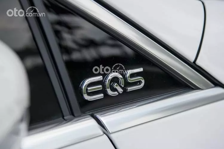Tên xe Mercedes-Benz EQS 500 4Matic.
