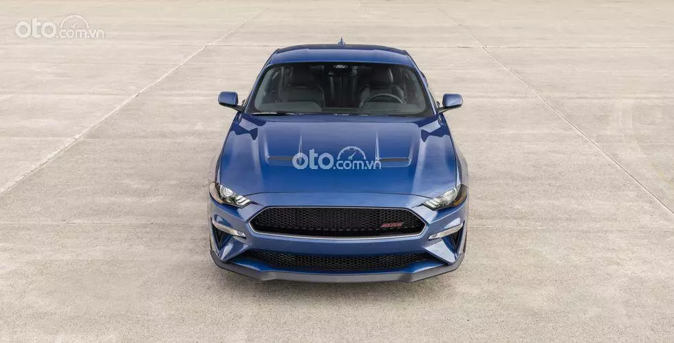 đầu xe Ford Mustang 2022.