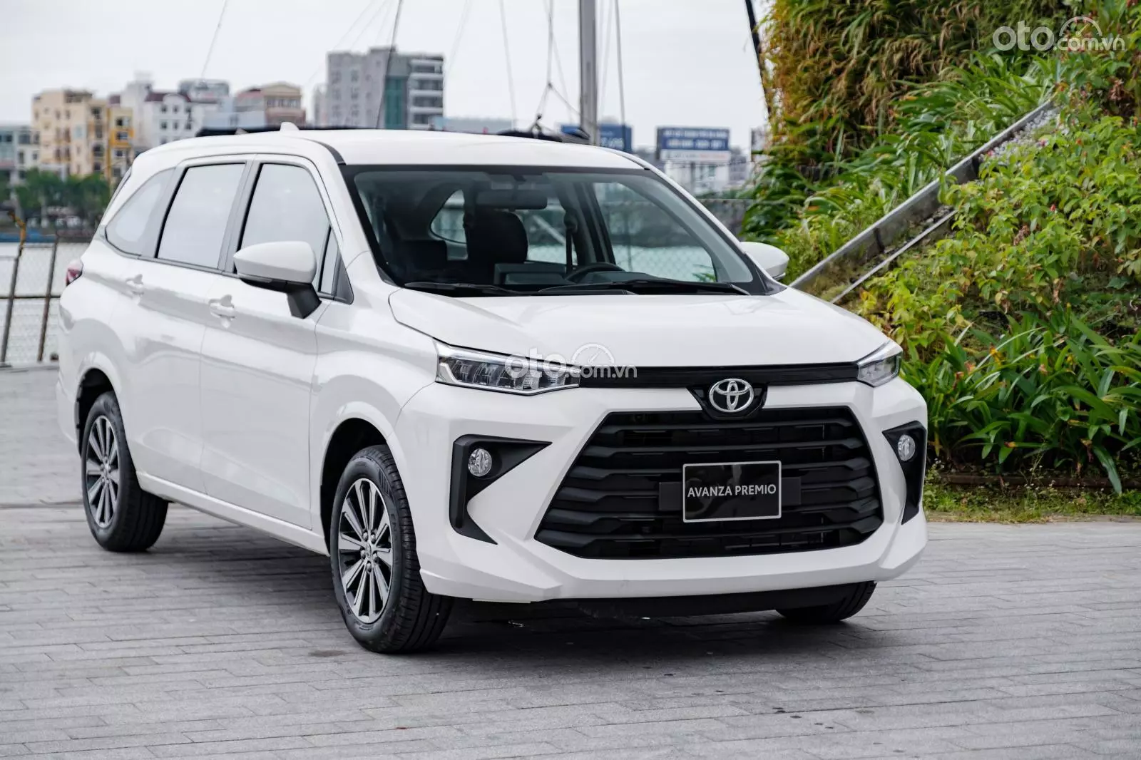 Ngoại thất xe Toyota Avanza Premio 2022.