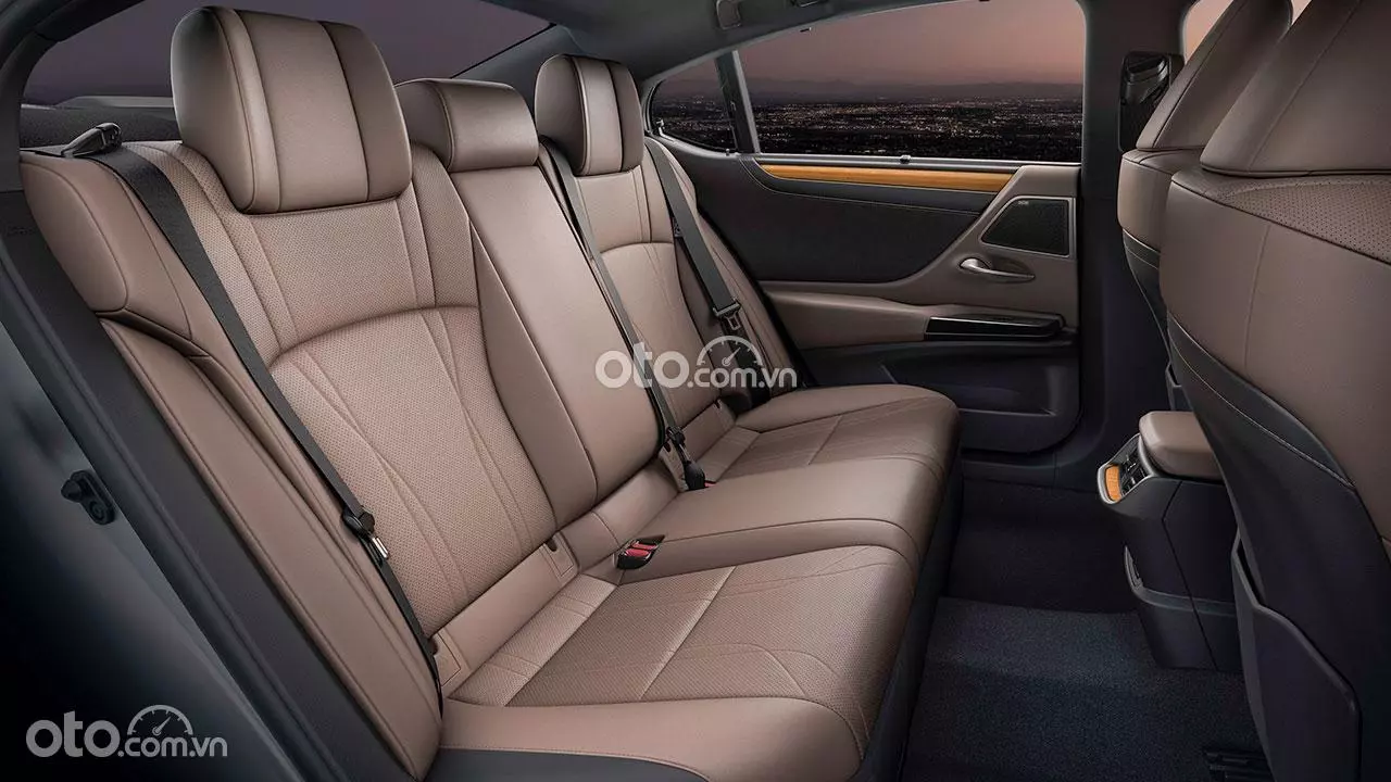hàng ghế sau xe Lexus ES 300h 2021