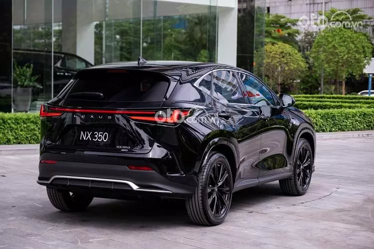 hông xe Lexus NX 350 hông xe Lexus NX 350.
