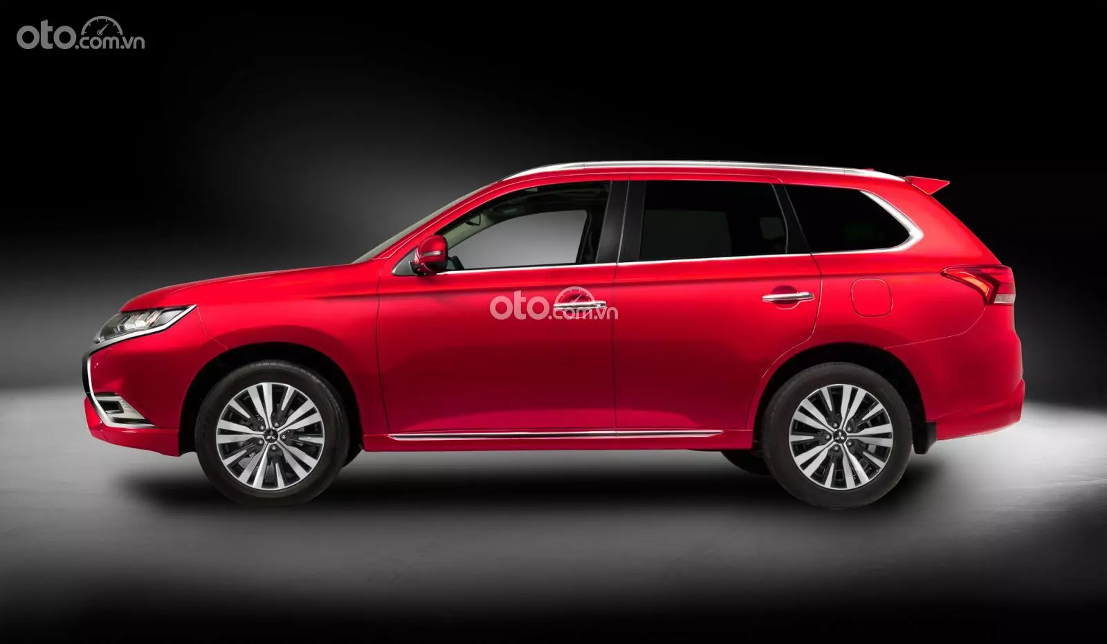 thân xe Mitsubishi Outlander 2022 .