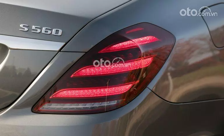 đèn hậu xe Mercedes-Maybach S 560 2022.