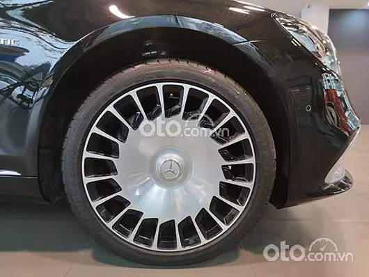 la-zăng xe Mercedes-Maybach S 560 2022.