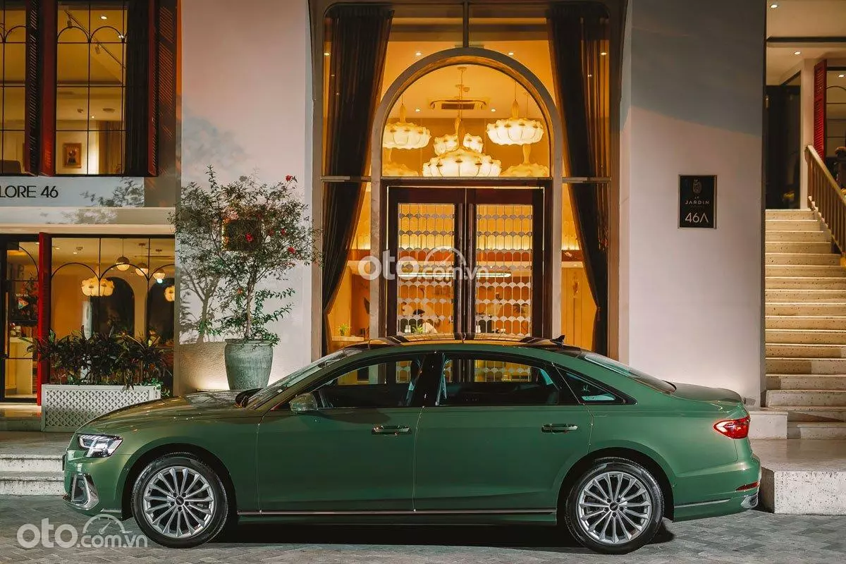 Thân xe Audi A8 2022.