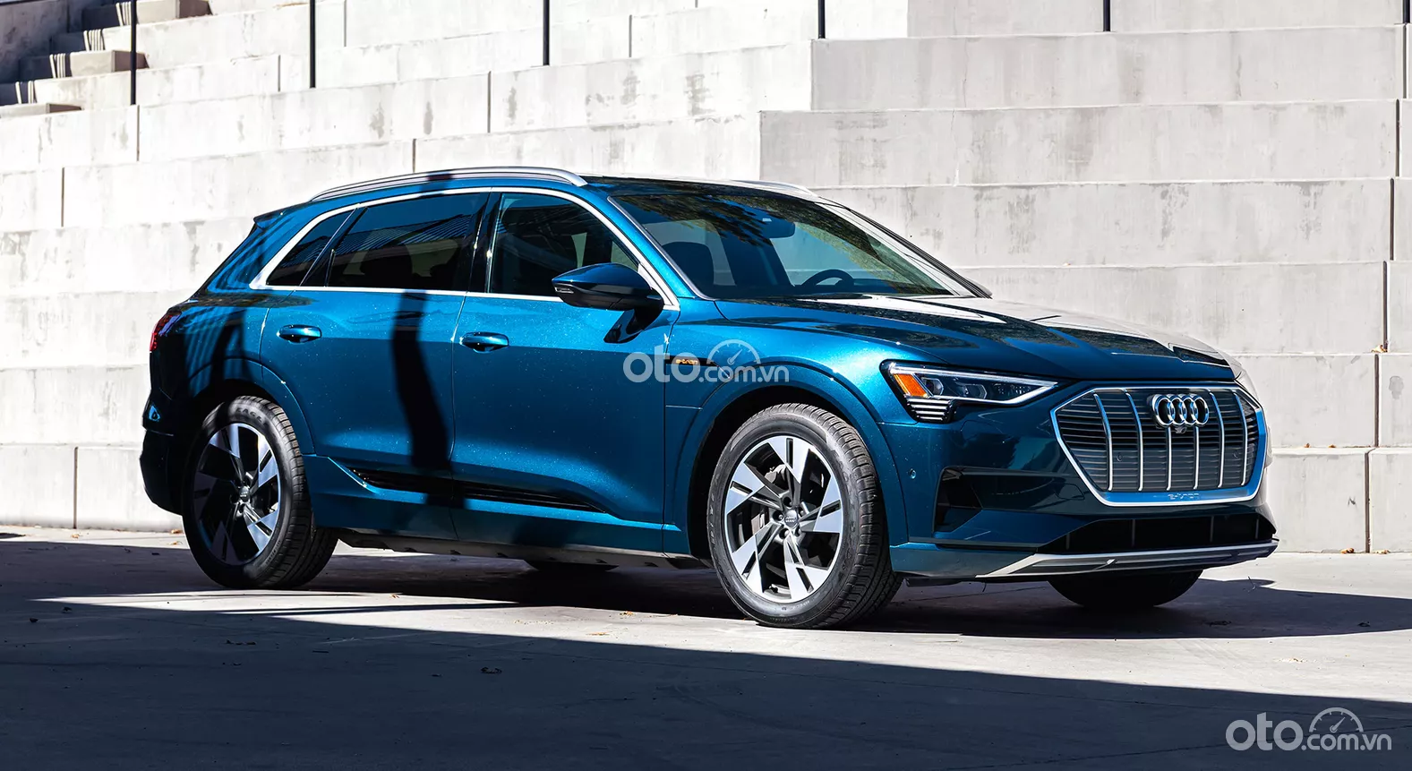 Thông tin tổng quan xe Audi e-tron.