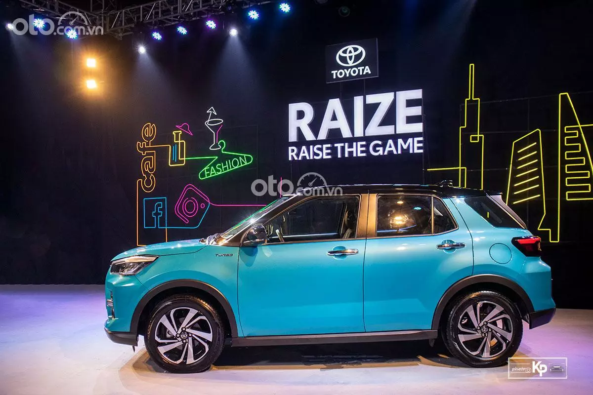 thân xe Toyota Raize.