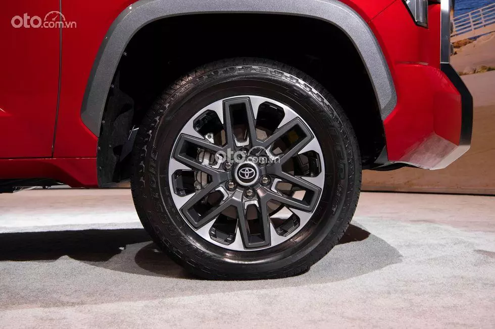 la-zăng xe Toyota Tundra 2022.