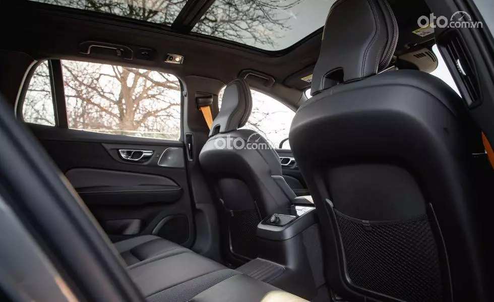 cửa sổ trời xe Volvo V60 2021-2022.