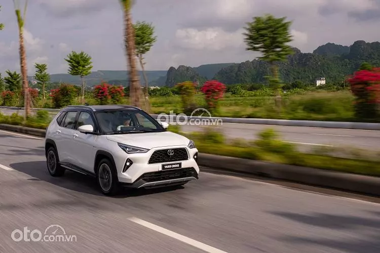 Giá xe Toyota Yaris Cross 2024 mới nhất và Khuyến mại (2/2024)