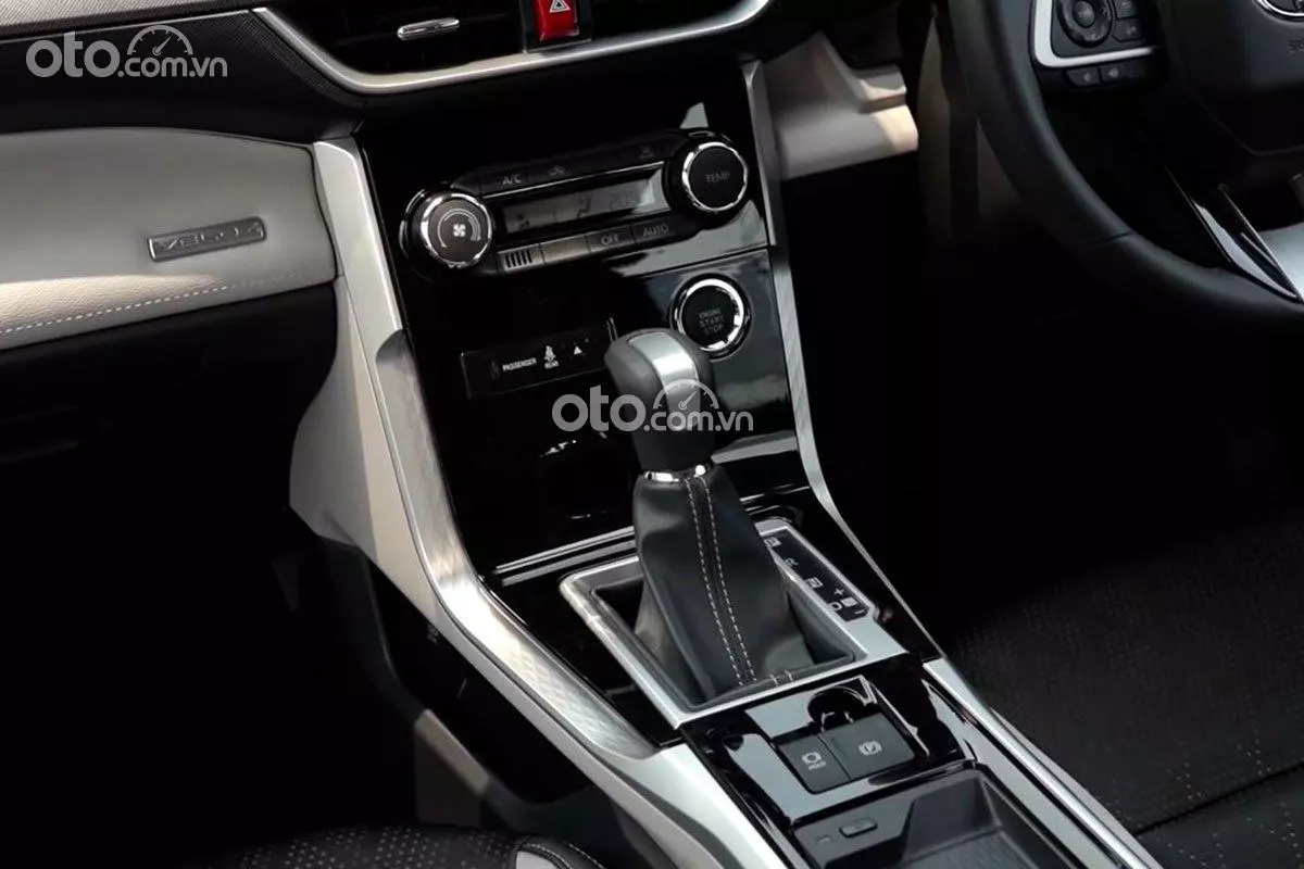 cần số xe Toyota Veloz 2022.