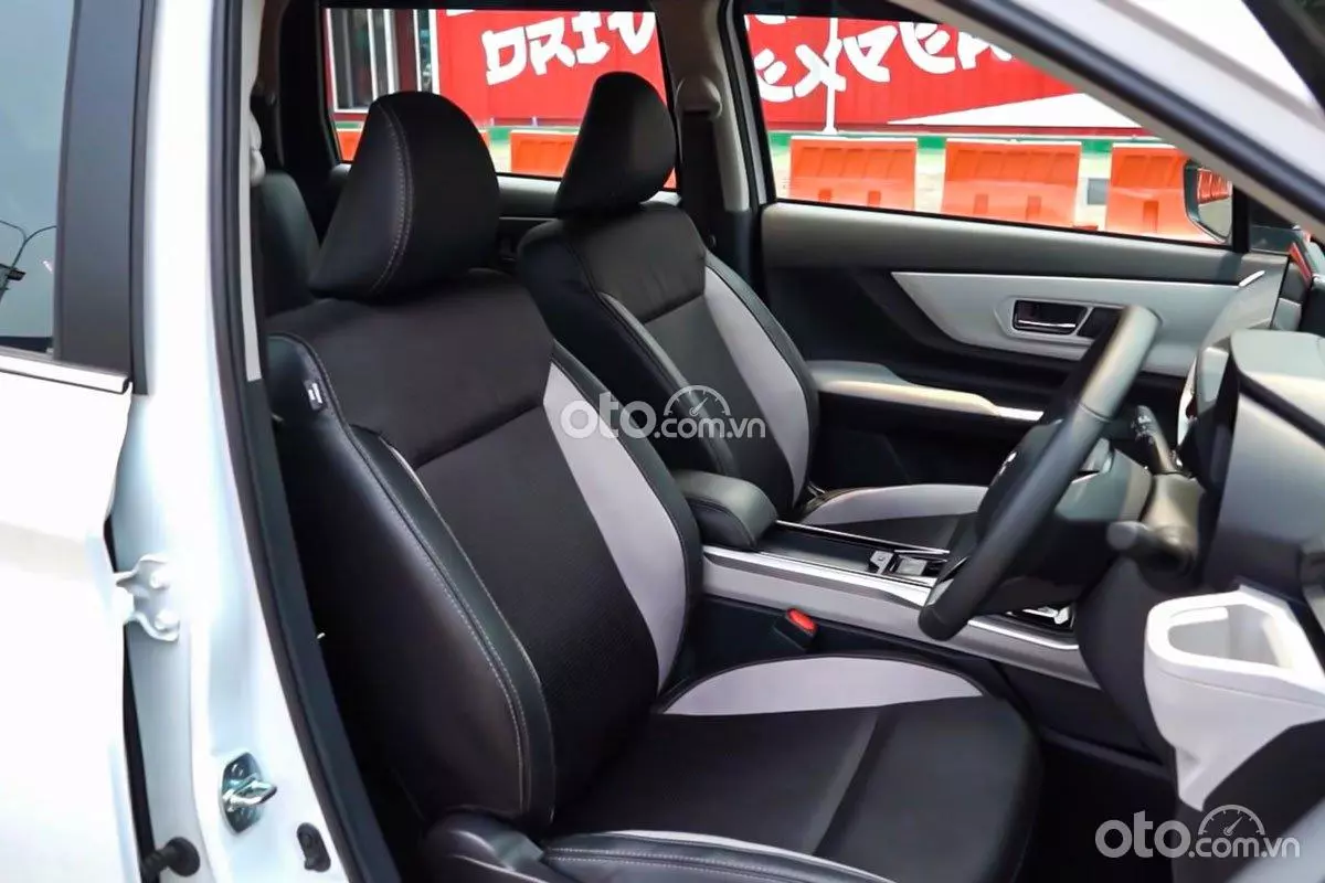 ghế xe Toyota Veloz 2022.