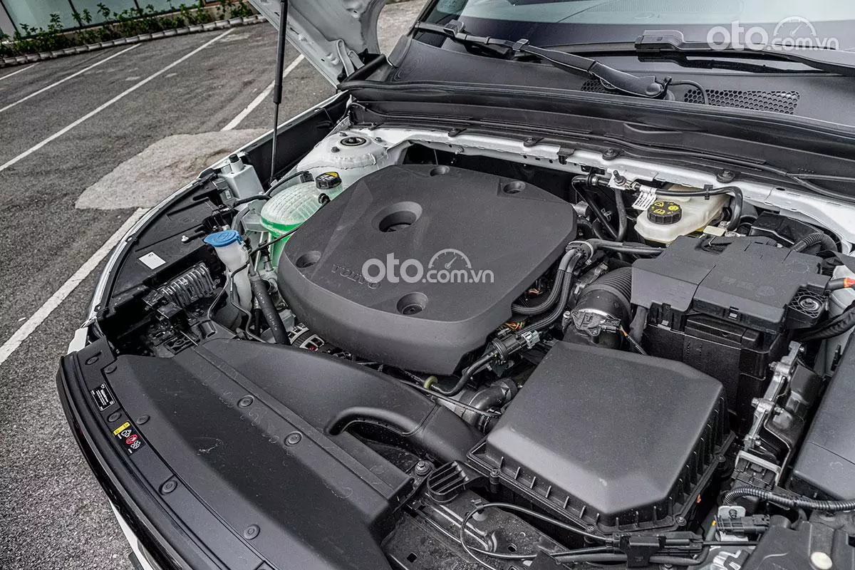 Động cơ xe Volvo XC40 2021 Động cơ xe Volvo XC40 2021.