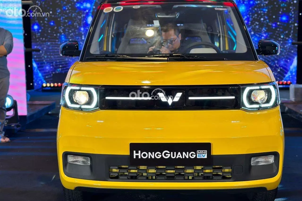 Thiết kế đầu xe HongGuang MiniEV.