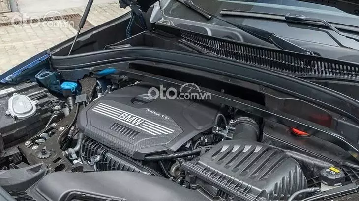 Động cơ xe BMW X1 2021.