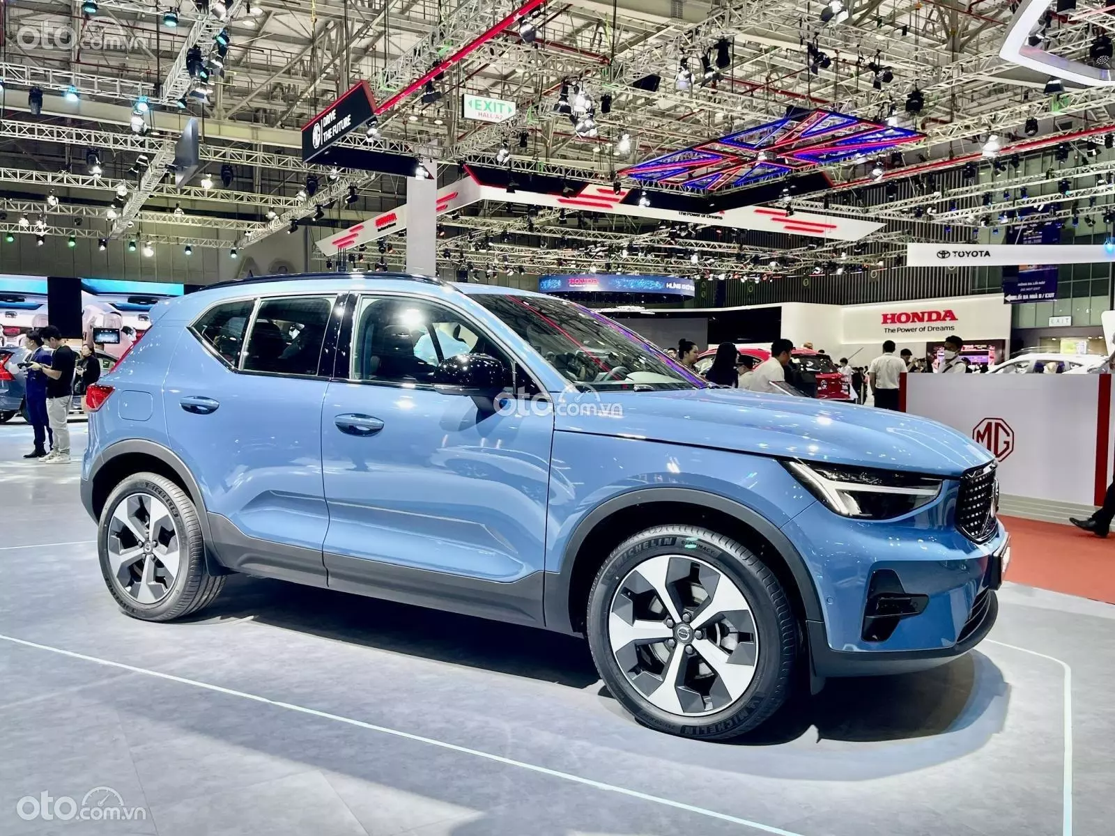 Giá xe Volvo XC40 2022 tại Việt Nam.