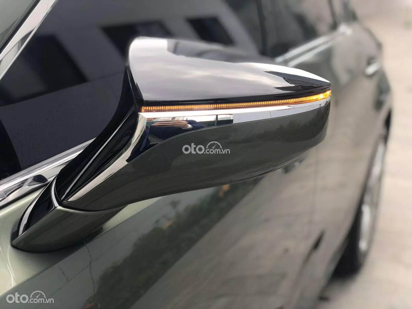 đèn xi-nhan xe Lexus ES 250.