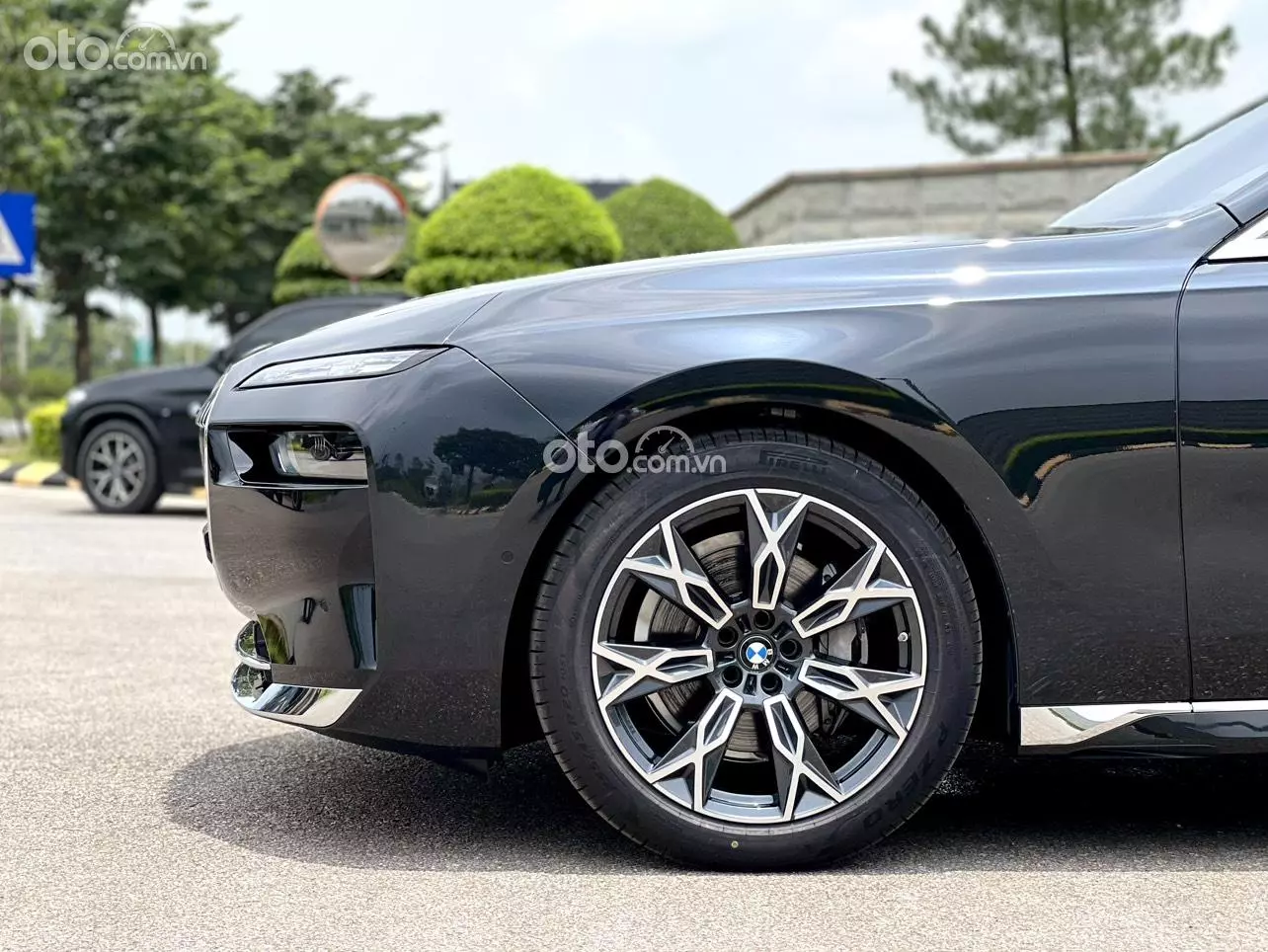 La-zăng xe BMW 735i La-zăng xe BMW 735i.