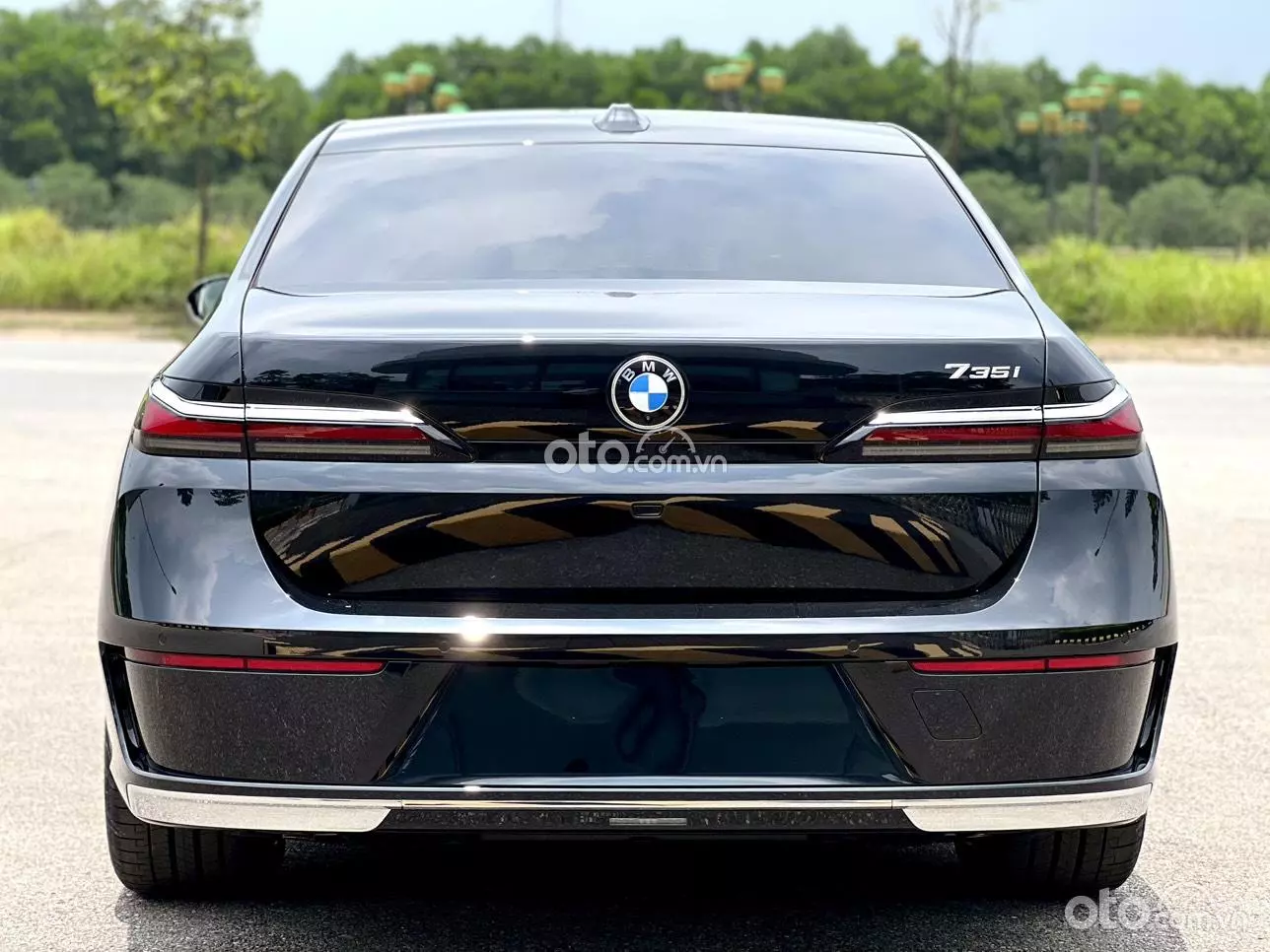 Đuôi xe BMW 735i Đuôi xe BMW 735i.