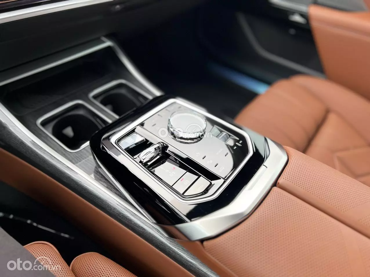 Bảng điều khiển trung tâm BMW 735i Bảng điều khiển trung tâm BMW 735i .